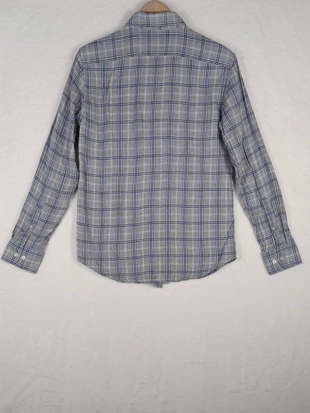 Banana Republic Blue and Gray Plaid LS Button-Down Mens Small Shirt, 100% cotton